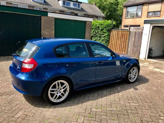 Voor een auto, motor of boot in showroomstaat!