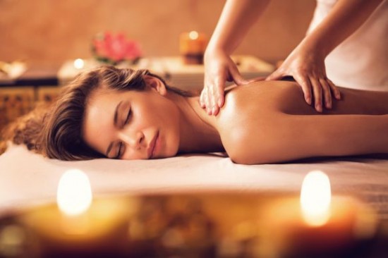 Onspannende rug behandeling met een kort massage 40min.