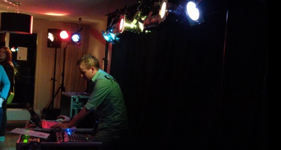 DRIVE IN SHOW DJ DEEJAY bruiloft etc LOW BUDGET FEEST ZANGER