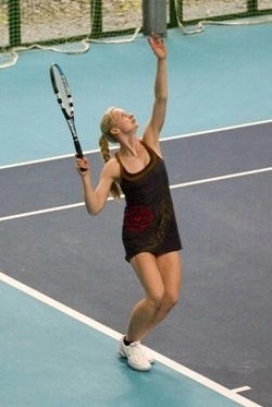 Tennisles ,tenniscoach , tennistraining , tennisles aangeboden