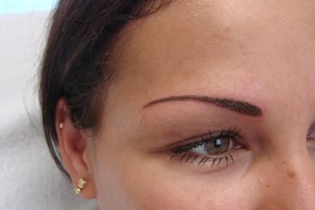 Wil u Permanente Make-up door een gediplomeerd specialist bij u thuis?