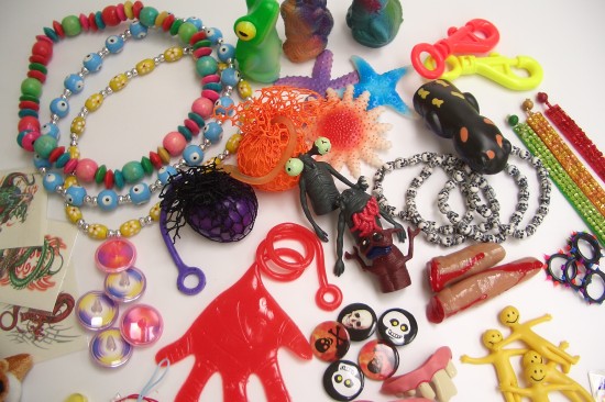 Feestartikelen, uitdeelcadeautjes, knustelpakketten, alles voor een kinderfeest!