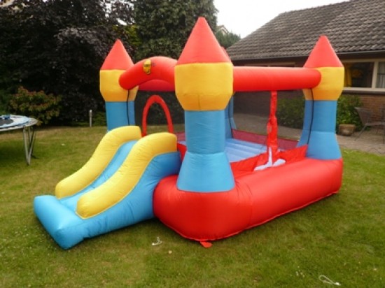 Huur partytent staantafels karaoke springkussen goedkoop