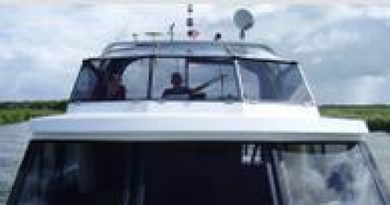 Boot vervoeren naar vakantiebestemming? Wij varen uw motorboot op eigen kiel van A naar B.