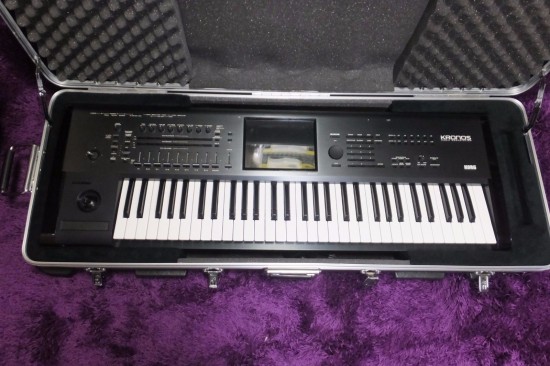 KORG-KRONOS-61-keys-Synthesizer-Keyboard-w-Hardcase-music-workstation-160614
