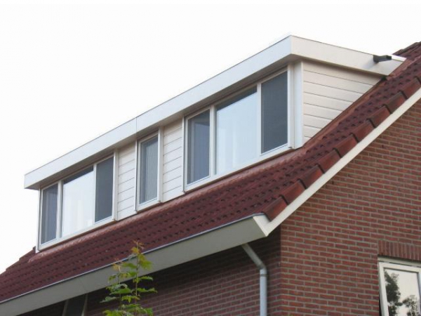 Kunststof dakkapel voor een extra slaapkamer of werkruimte?