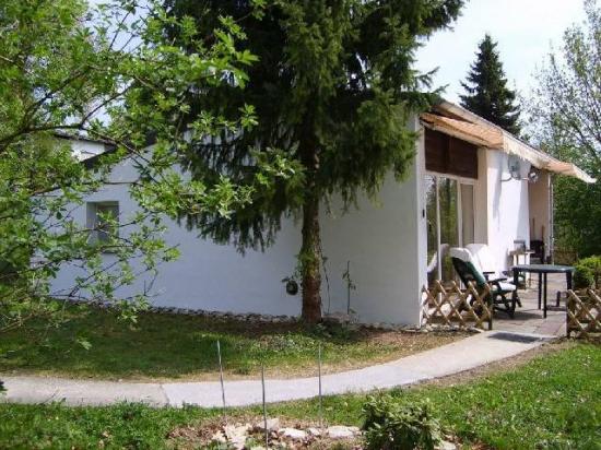Sauerland,t.h. 4 en 8 pers. bungalow op een Park