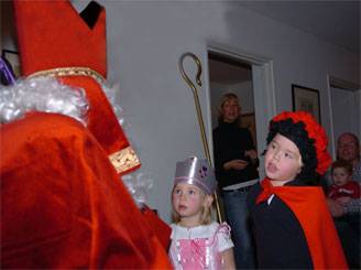 Sinterklaas en twee pieten bij u op bezoek in de regio Leiden