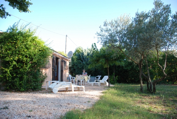 PROVENCE Les Arcs sur Argens appartement/studio 4 pers