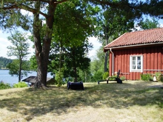 ZUID-ÖSTERGÖTLAND /SMALAND: Vakantiehuizen met eigen boot, aan water of op platteland