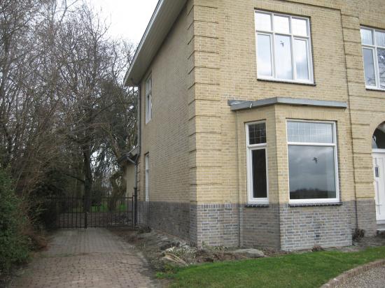 Duurzame gevelreinging met waterdruk biologisch afbreekbaar middelen met behoud van voegen als nieuw — foto 2